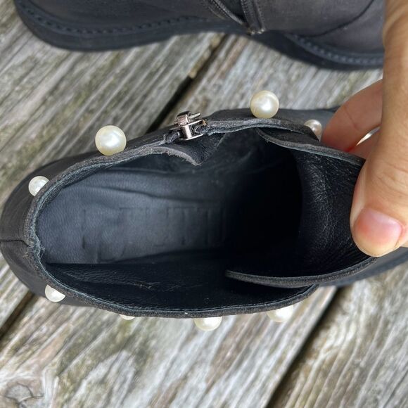 LD Tuttle Pearl Trim Black Leather Booties 7 - Picture 12 of 12